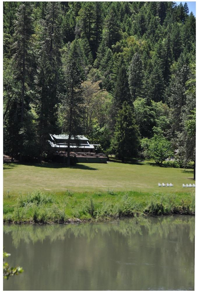 Morrison's Rogue River Lodge photo 8