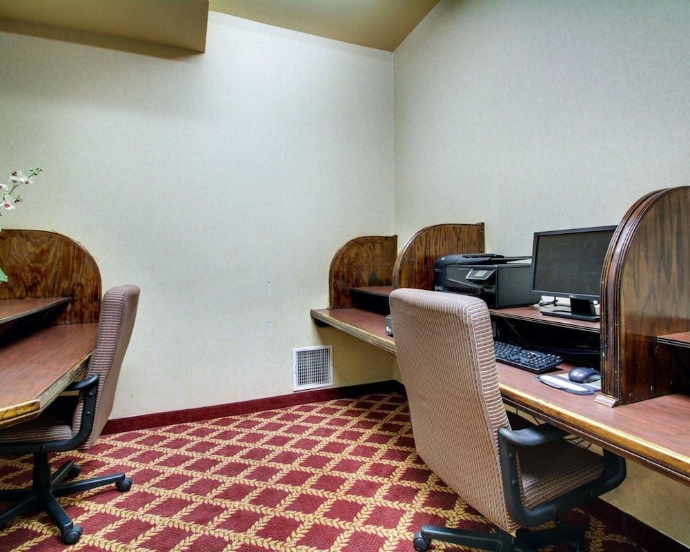 Clarion Suites Vidalia Riverfront photo 31