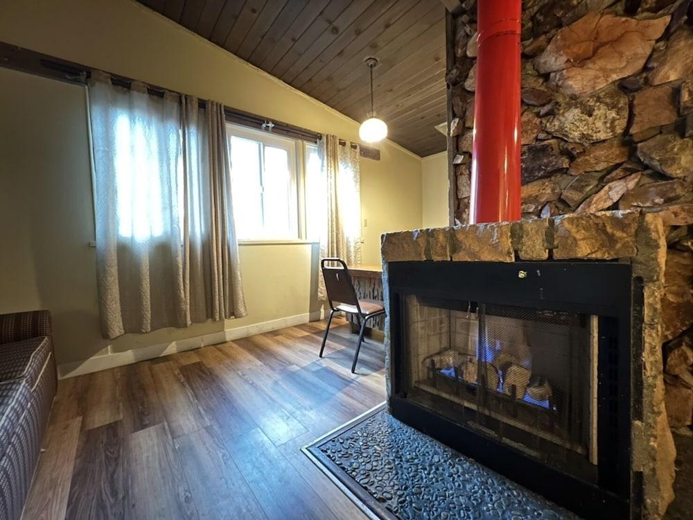 Studio 9 Big Bear photo 22