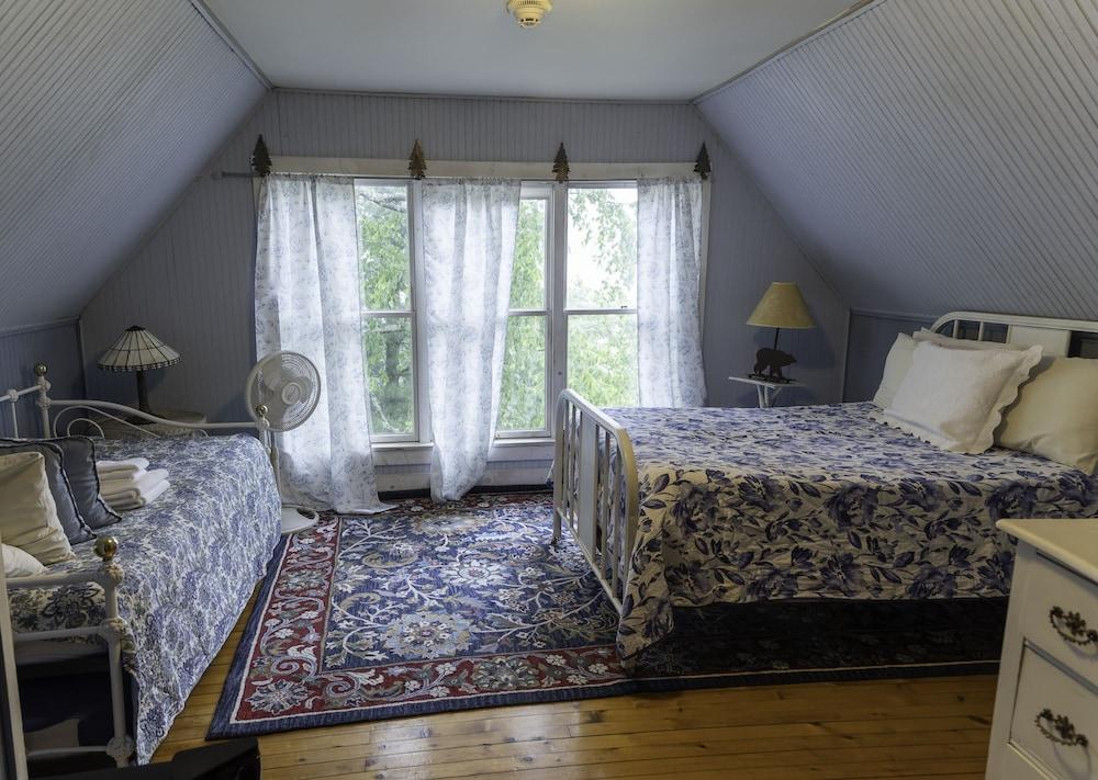 The Woods Inn photo 61