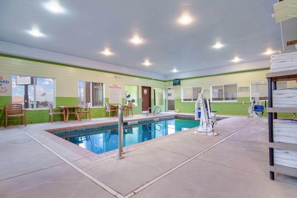 Quality Inn & Suites McCook photo 32