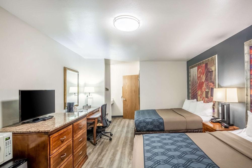Econo Lodge Waupaca photo 19