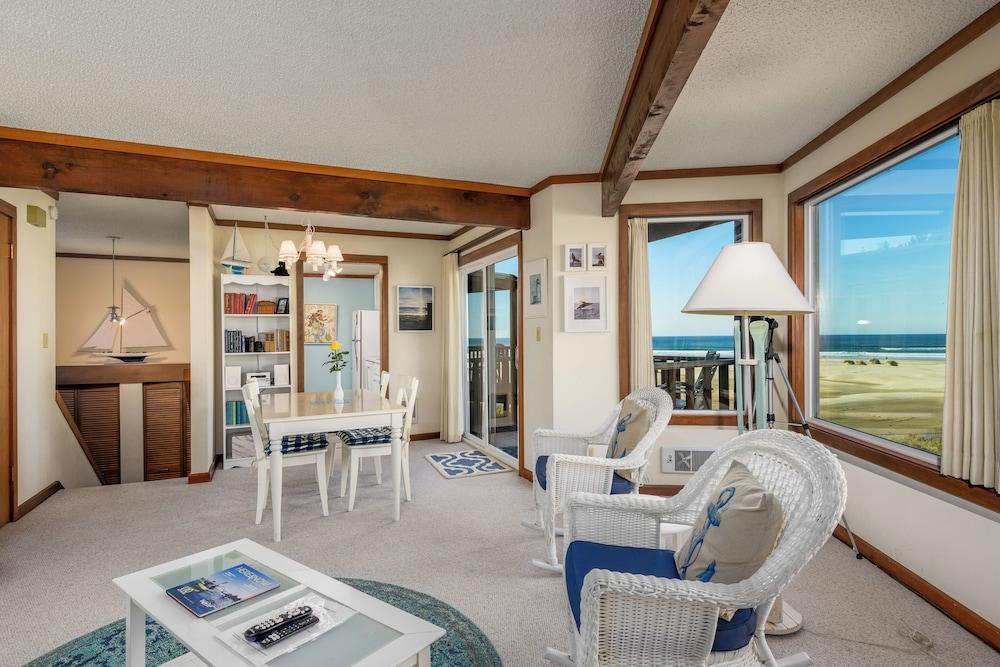 Little Creek Cove Beachfront Resort photo 46
