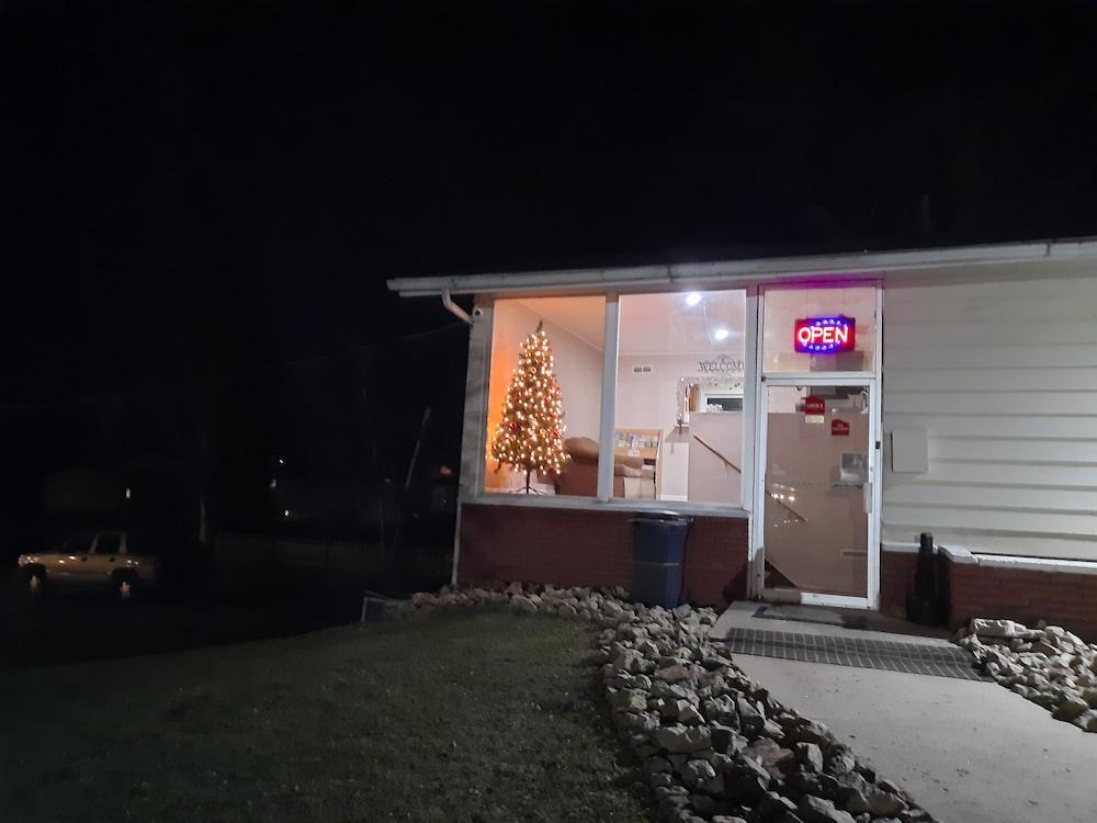 Best Western Douglas Inn & Suites photo 12