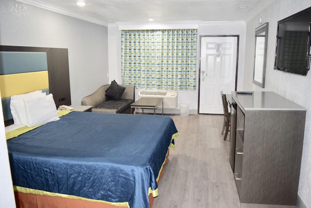 Budget Inn La Puente photo 43