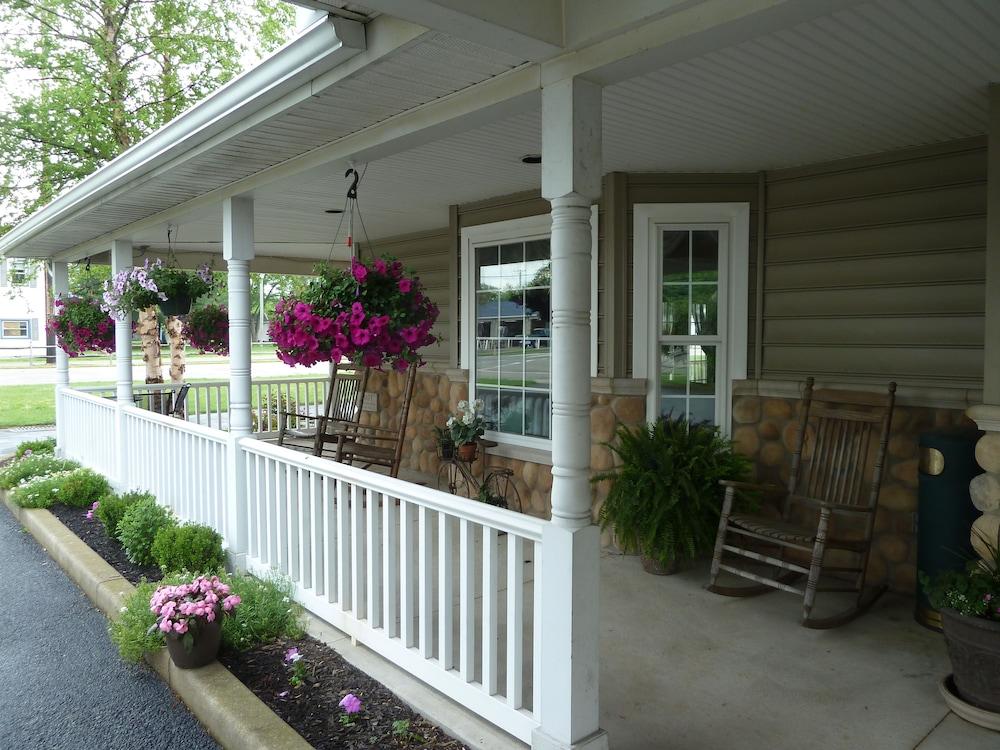 Hearthstone Inn & Suites photo 44