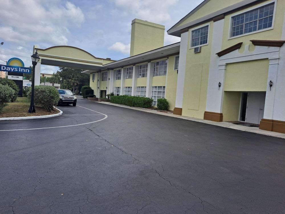 Days Inn by Wyndham Gainesville University photo 4