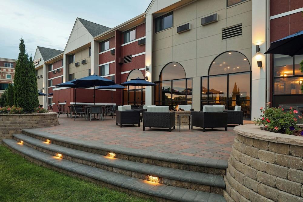 Courtyard by Marriott La Crosse photo 81