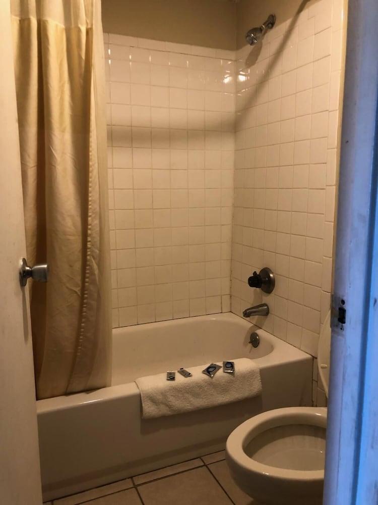America's Best Inn photo 30