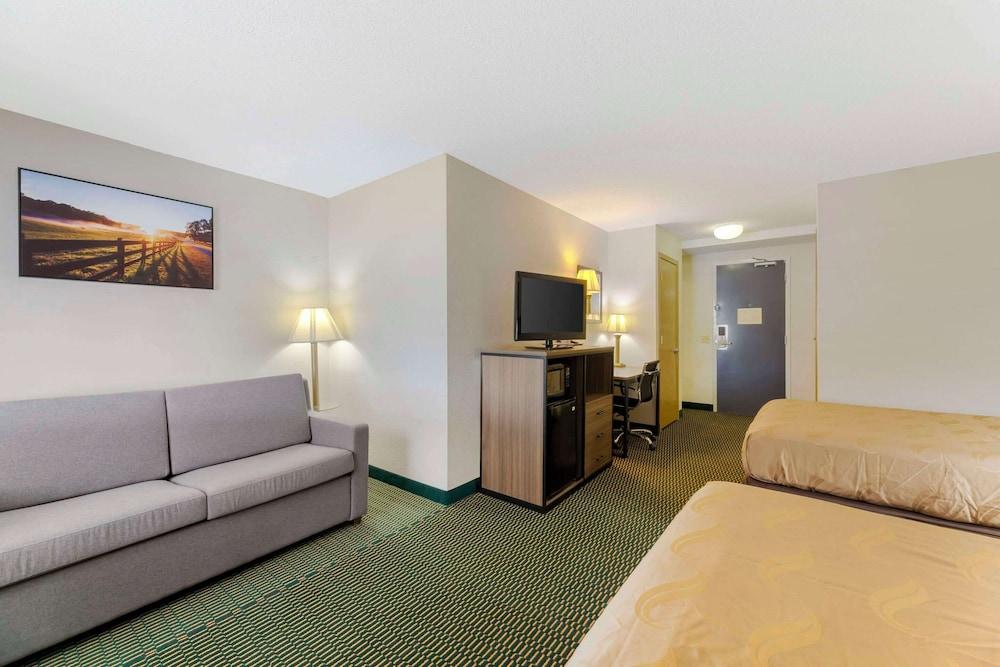Quality Inn Huron photo 15
