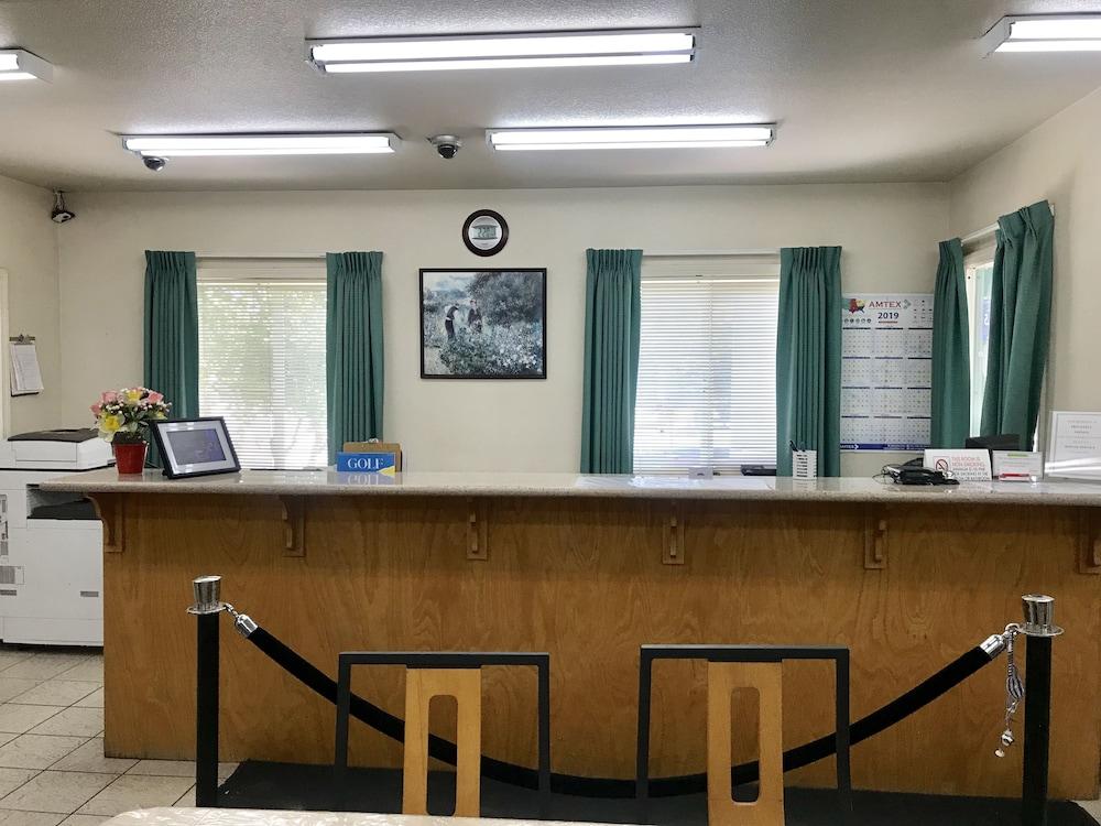 Sunrise Inn Turlock photo 23