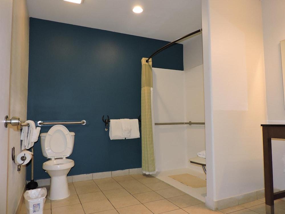 Riata Inn photo 3