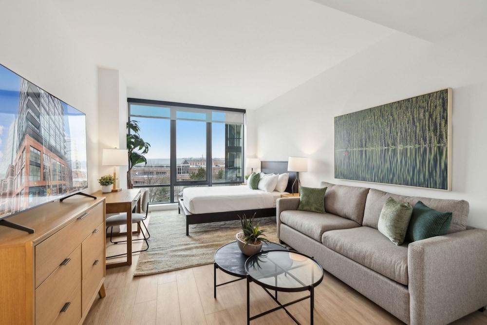 Placemakr Buzzard Point photo 26