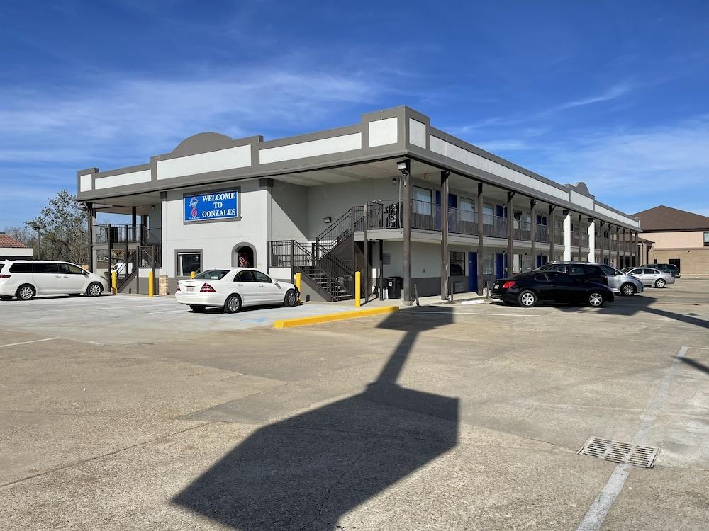 Days Inn by Wyndham Gonzales photo 20