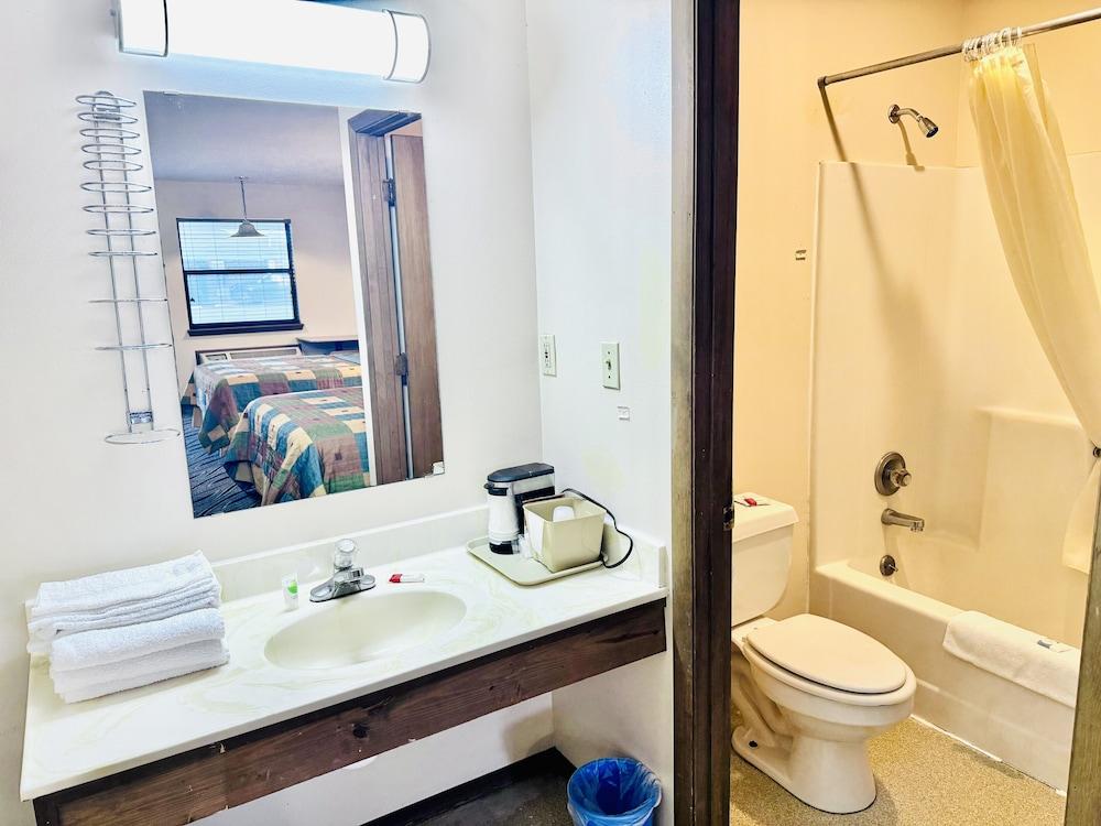 Americas Best Value Inn Jay photo 3