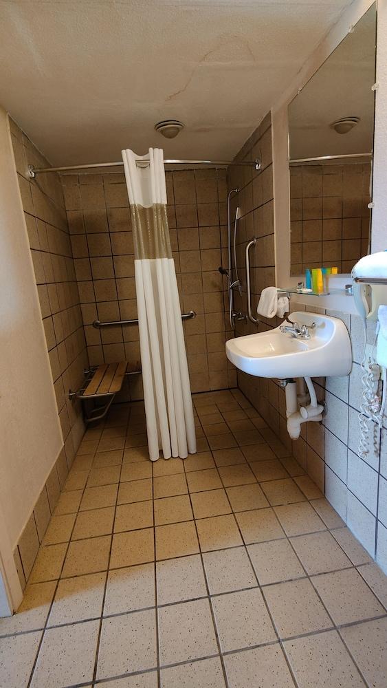 Countryside Inn & Suites photo 5
