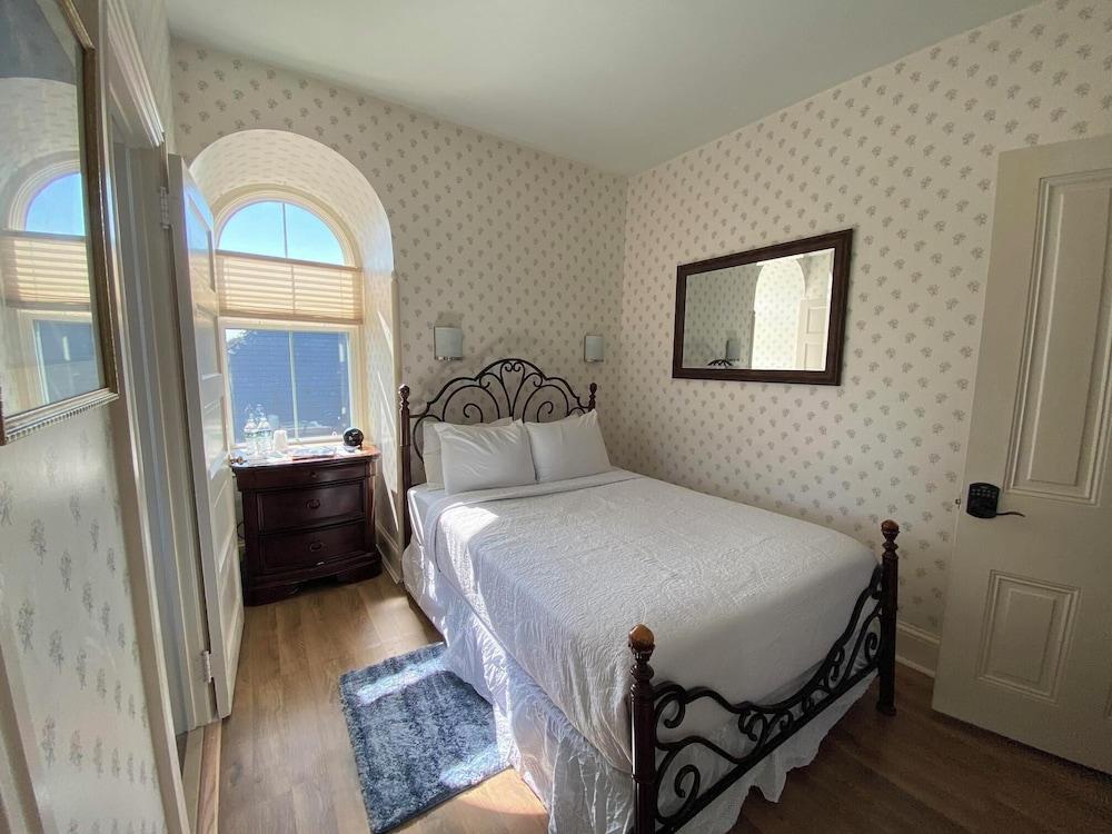 Greystone Manor Bed & Breakfast photo 23