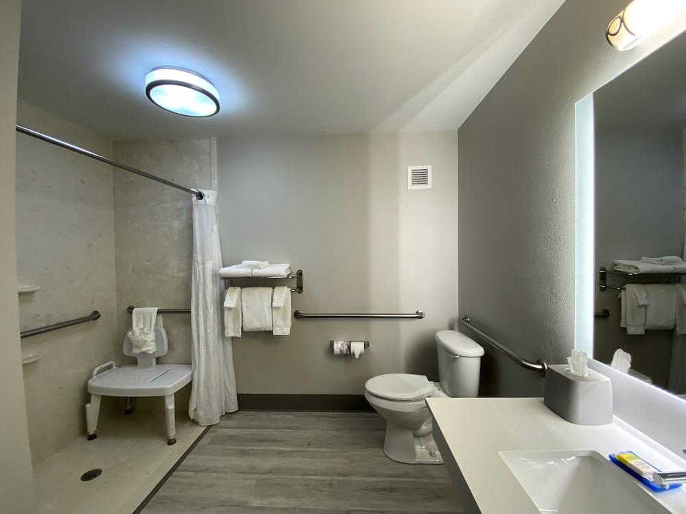 Holiday Inn Express & Suites Somerset Central by IHG photo 2