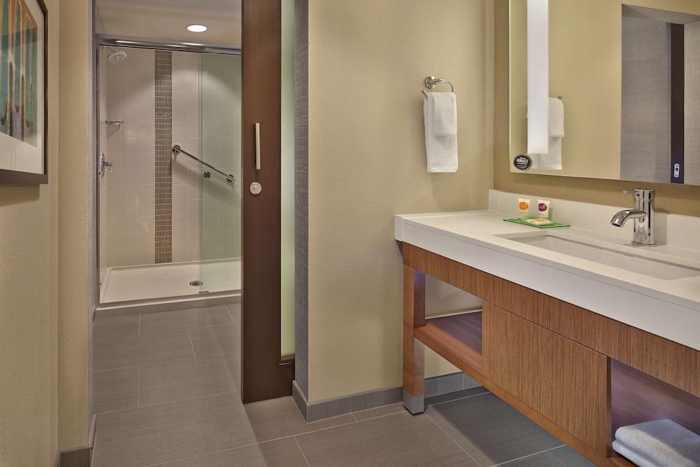 Hyatt Place Chapel Hill / Southern Village photo 11