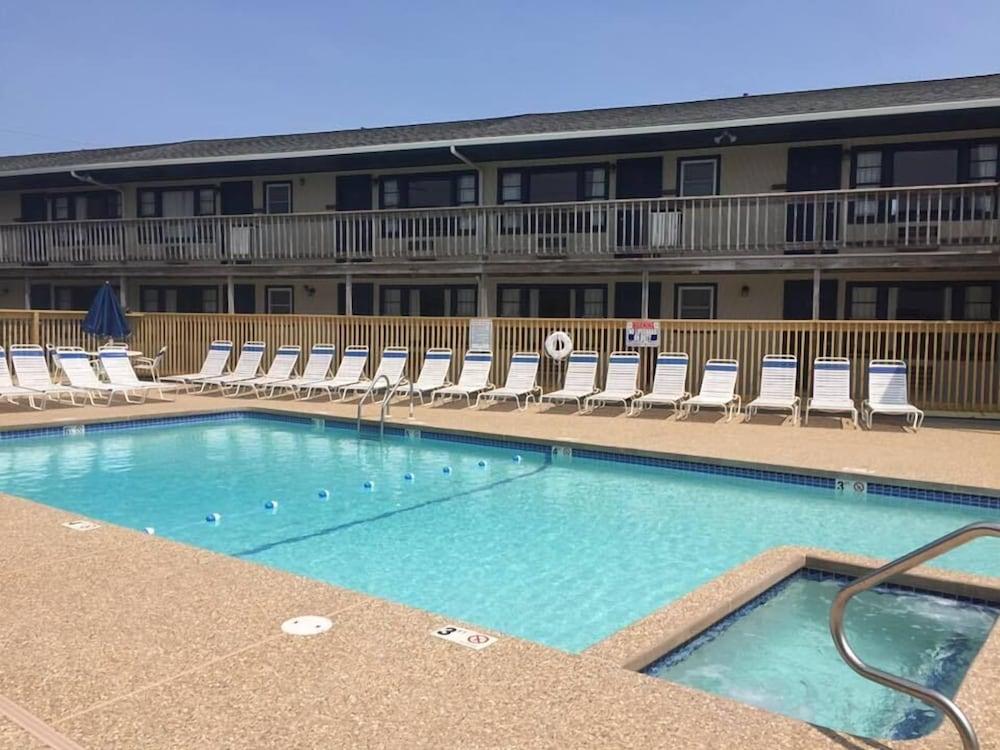 Mariner's Point Resort photo 30