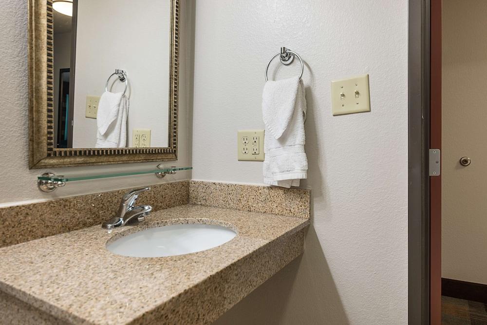 Best Western Plus Deridder Inn & Suites photo 24