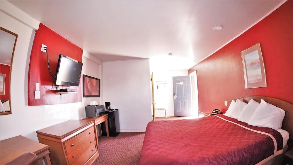 Country Manor Motel Watkins photo 31