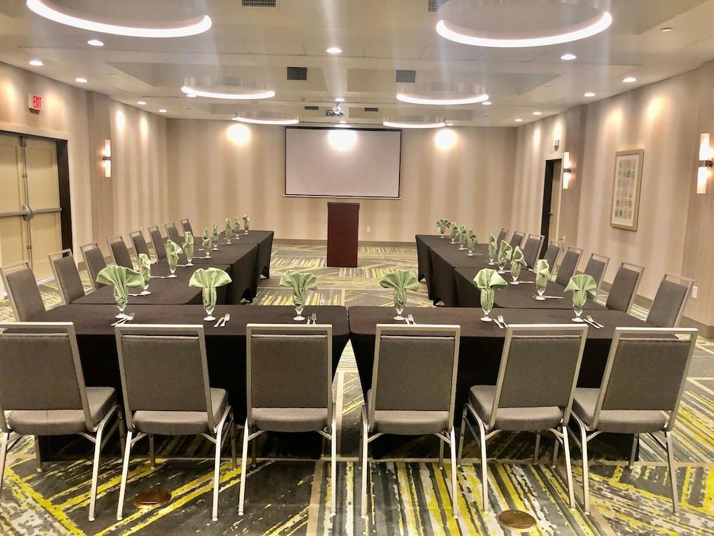 Holiday Inn & Suites Houston NW - Willowbrook by IHG photo 53
