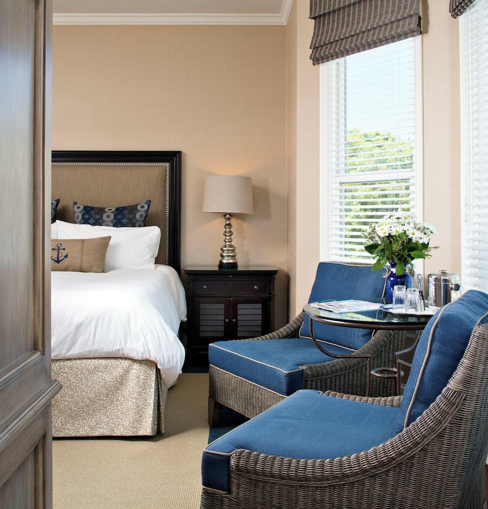 Snug Harbor Inn photo 7