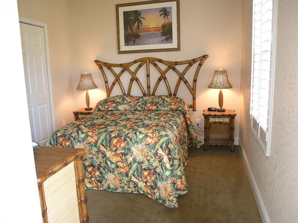 Villas At Regal Palms photo 32