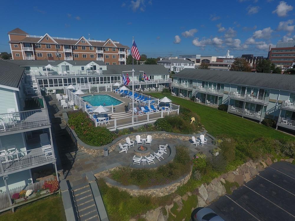 Anchor In Distinctive Waterfront Lodging photo 16