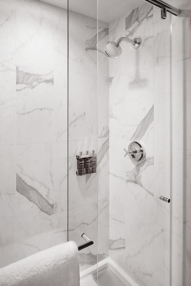 Axiom Hotel photo 23