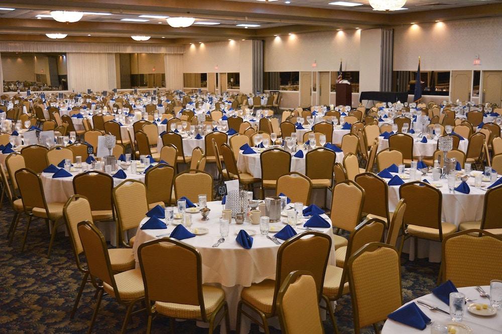 Clarion Hotel Philadelphia International Airport photo 33