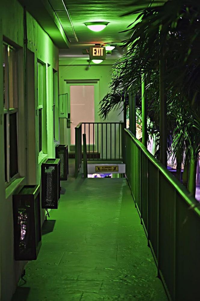 Suites on South Beach photo 4