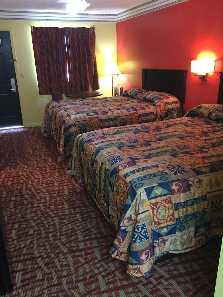 Lexington Inn photo 17