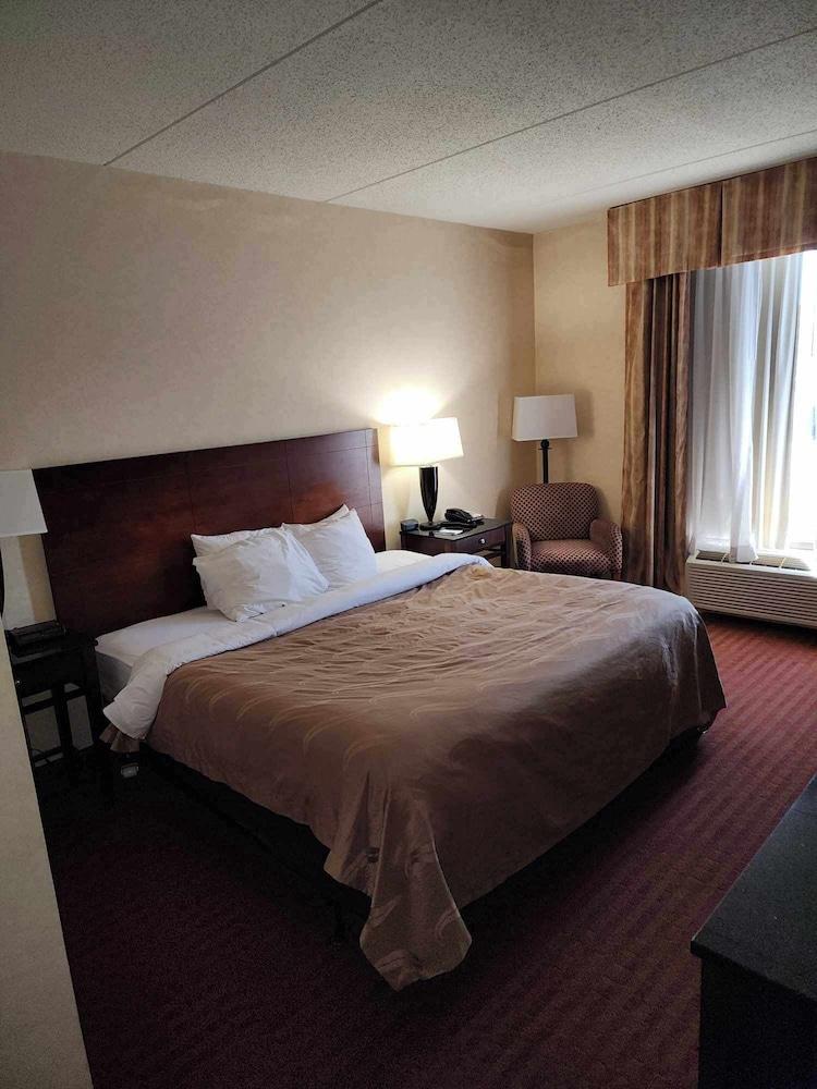 Quality Inn & Suites Somerset Downtown photo 10