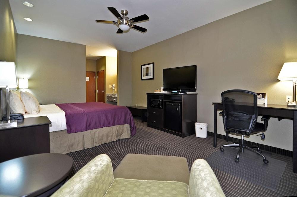 Best Western Giddings Inn & Suites photo 11
