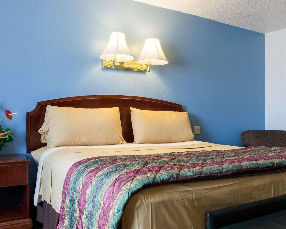 Rodeway Inn West Fargo Main Ave. photo 13