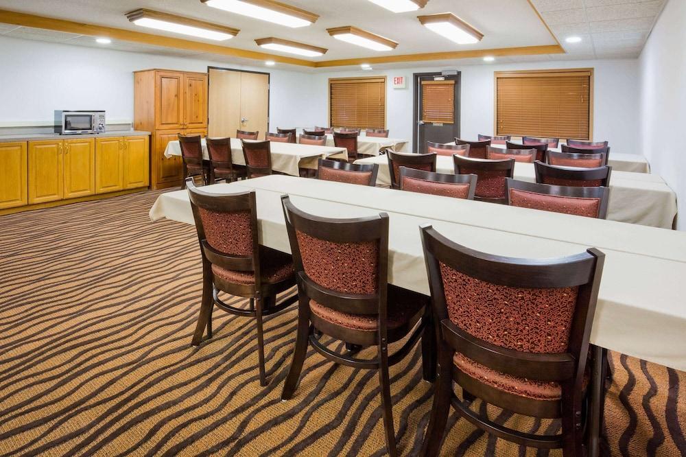 AmericInn by Wyndham Mora photo 21