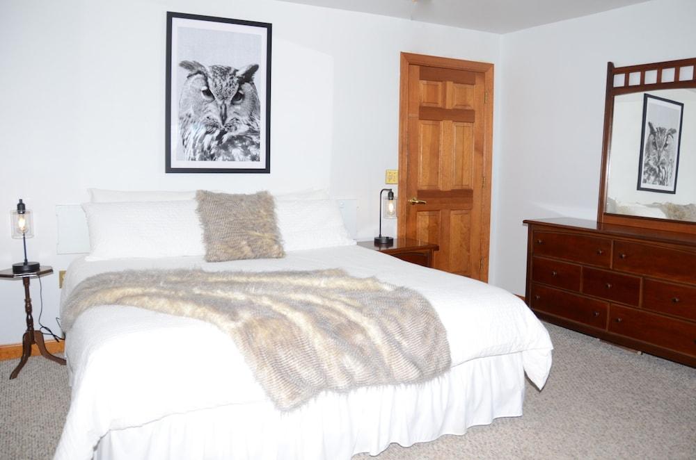 Bent Mountain Lodge photo 32