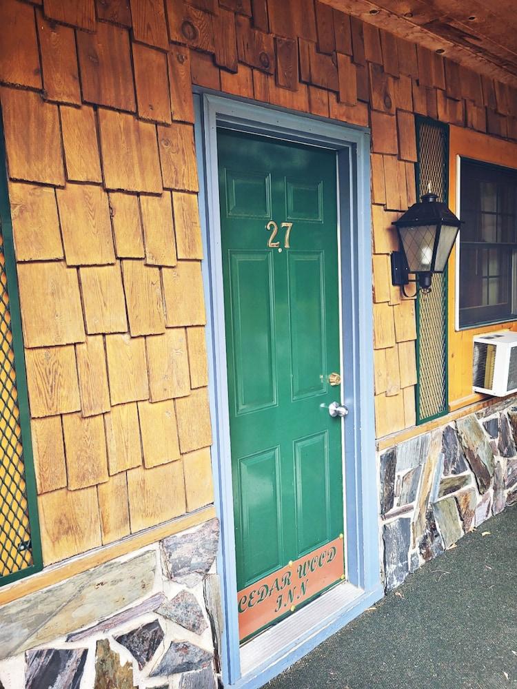Cedar Wood Inn photo 47