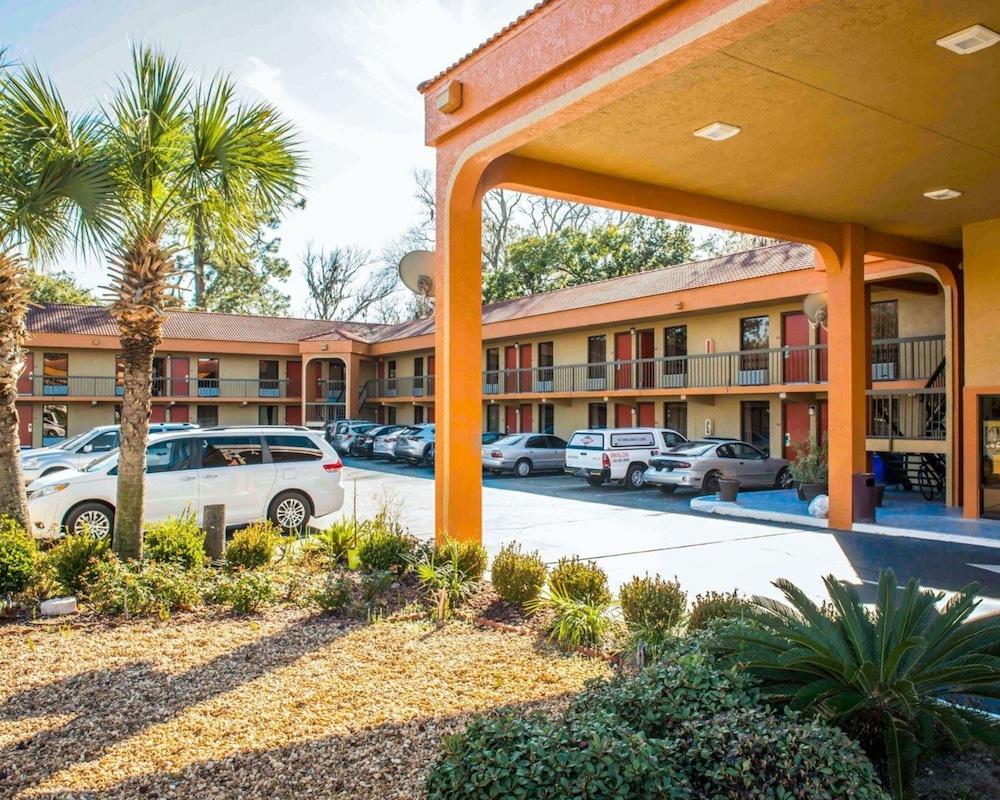 Econo Lodge Panama City St. Andrews photo 20