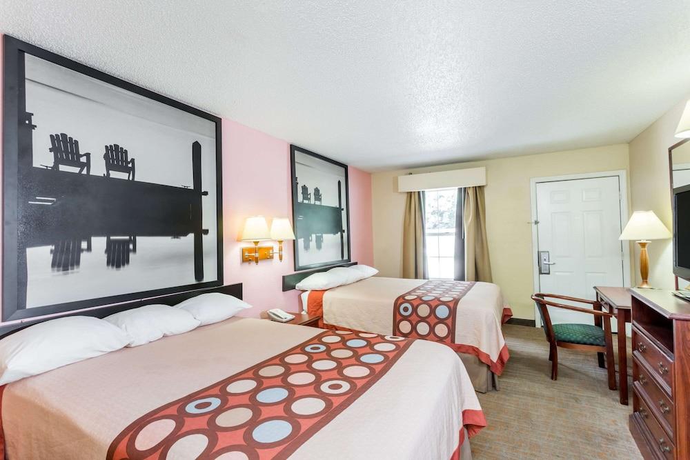 Super 8 by Wyndham Statesboro photo 7