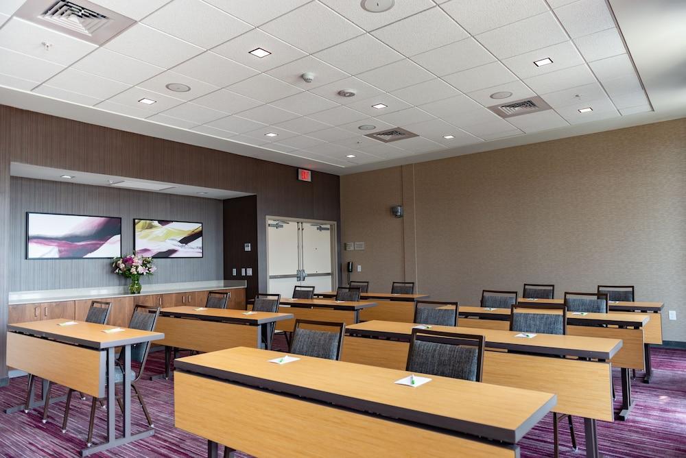 Courtyard by Marriott Omaha East/Council Bluffs, IA photo 58