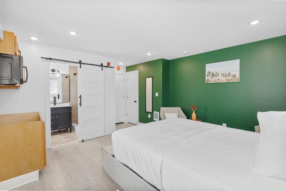 Extended Stay Comfy Suites FT photo 11