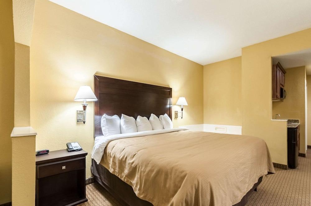 Quality Inn & Suites Lafayette photo 29