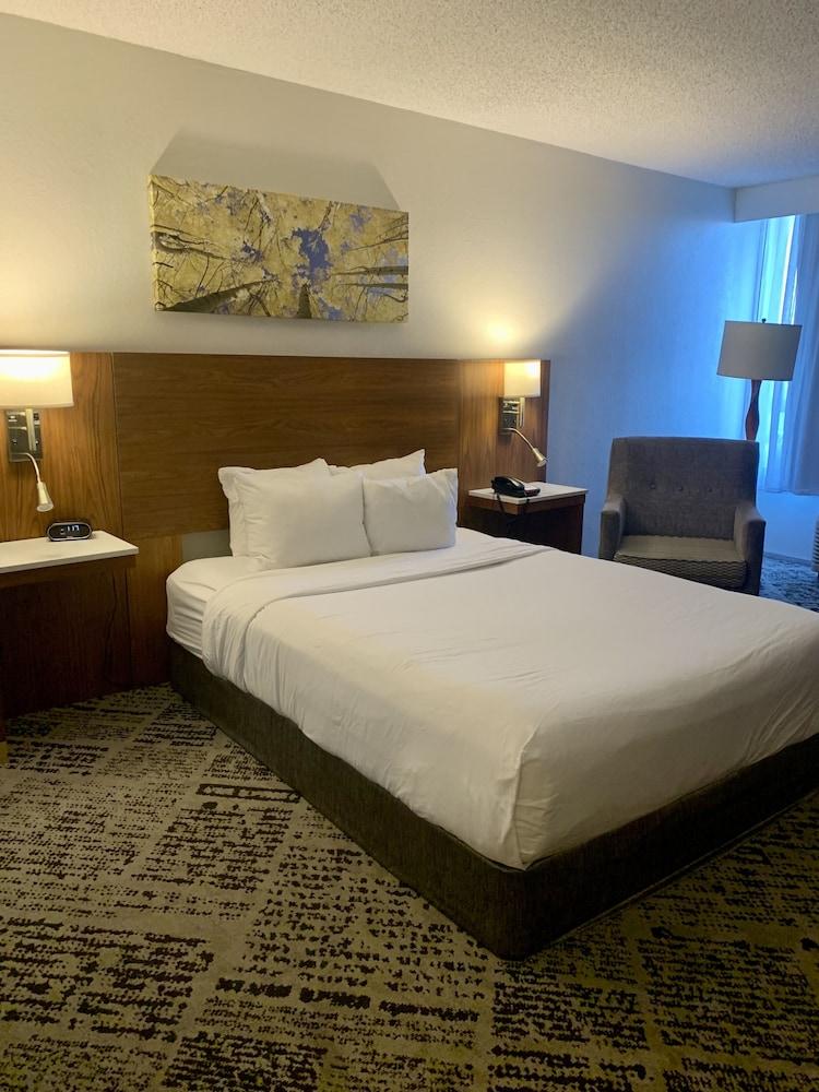 Plaza Hotel Denver photo 12