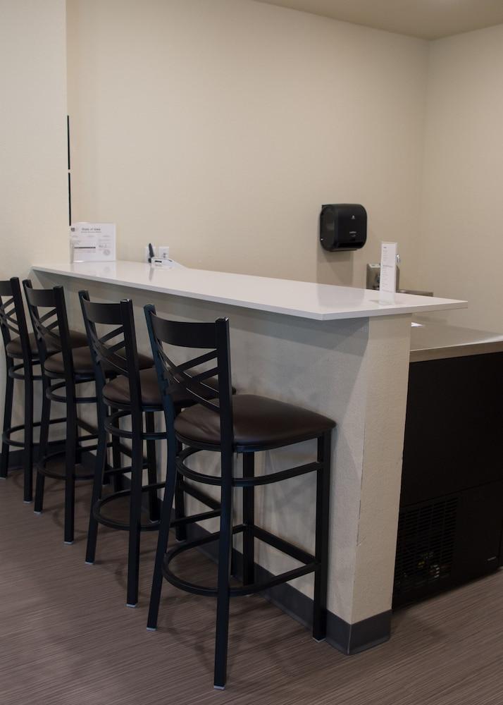 Cobblestone Inn & Suites - Forest City photo 43