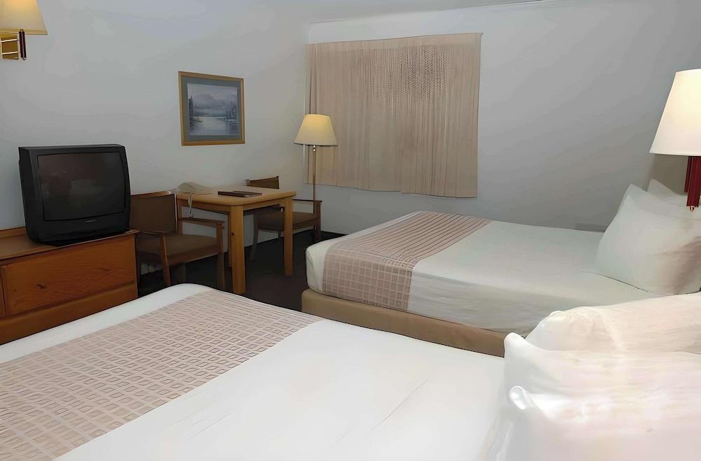 Comfort Inn & Suites photo 19