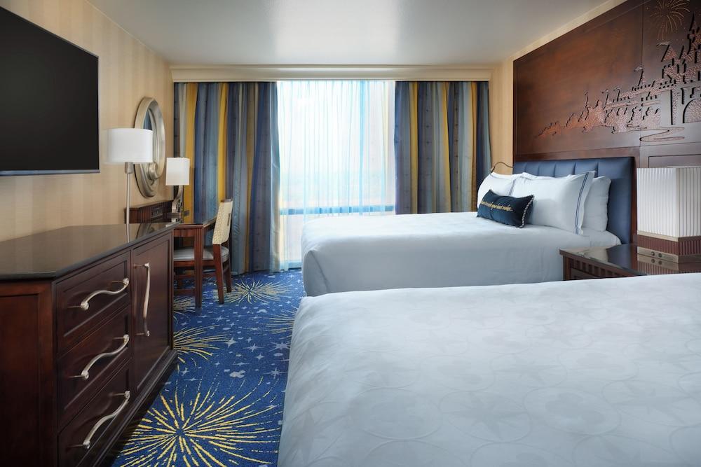 Disneyland Hotel photo 36