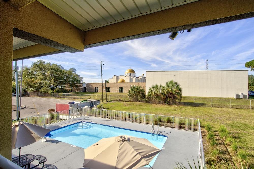 Clearwater Hotel photo 91